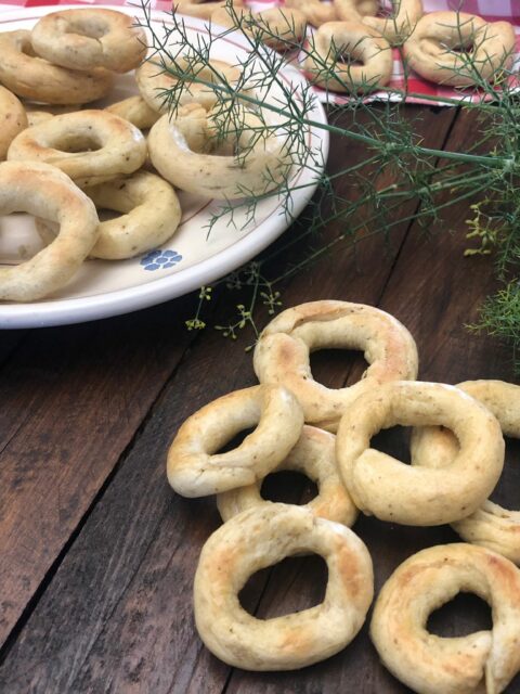 Taralli scaldati pugliesi con finocchietto