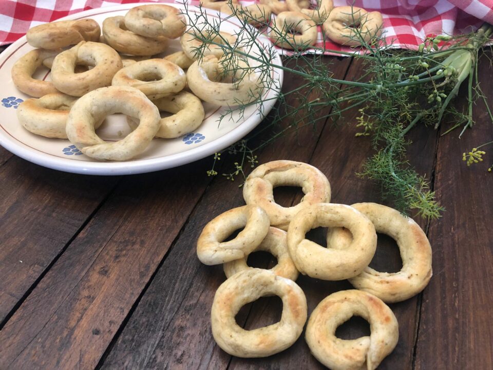 Taralli scaldati pugliesi con finocchietto