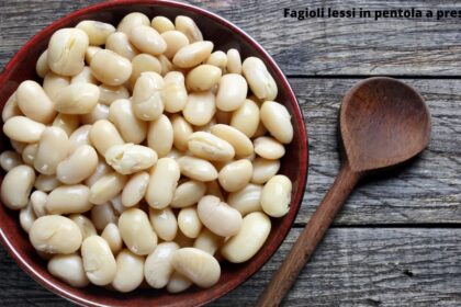 Fagioli lessati nella pentola a pressione